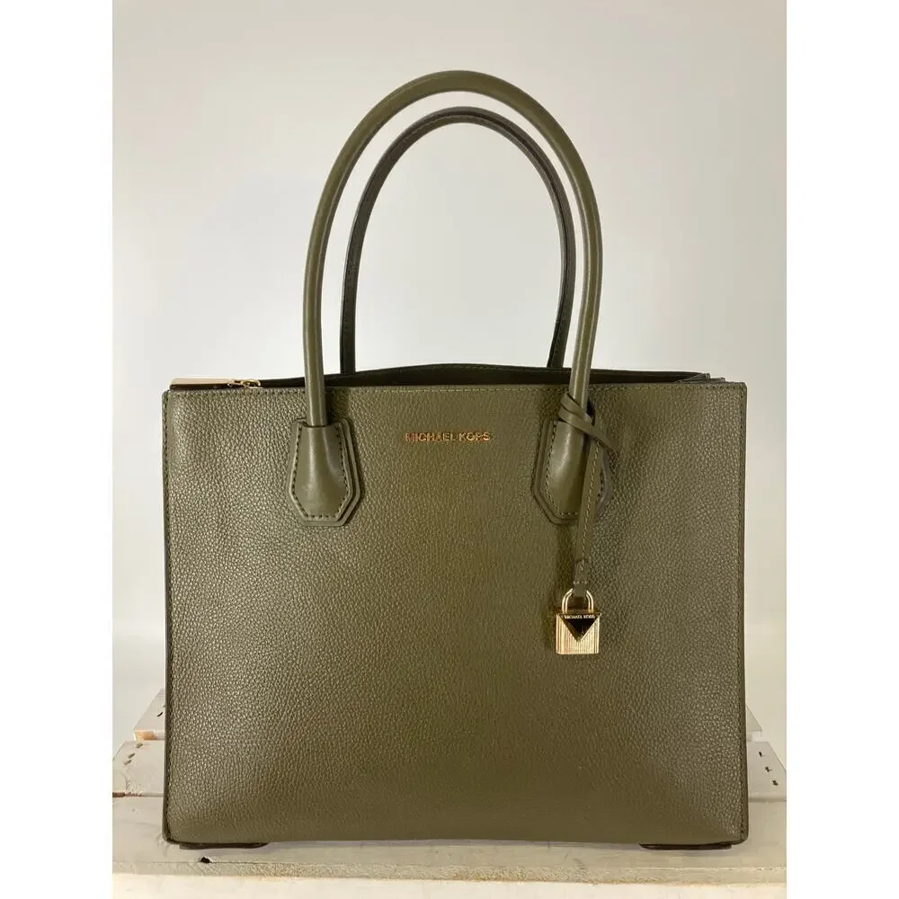 MICHAEL KORS, PEBBLED LEATHER OLIVE GREEEN LARGE HANDBAG